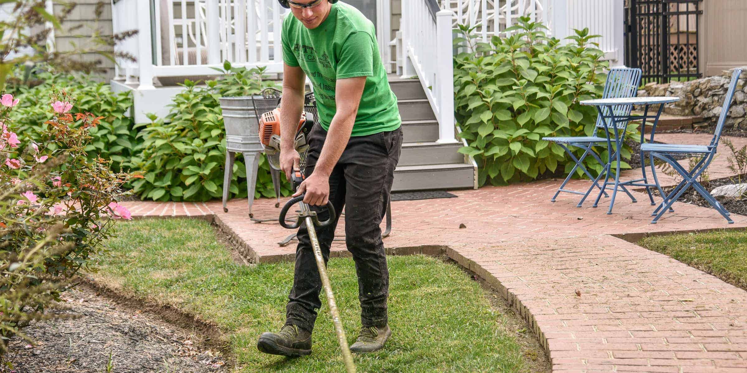 meet-the-best-work-boots-for-landscaping-and-buy-them-right-away