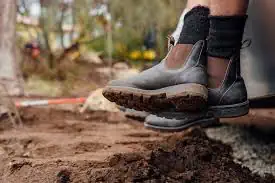 how to choose the right mud work boots